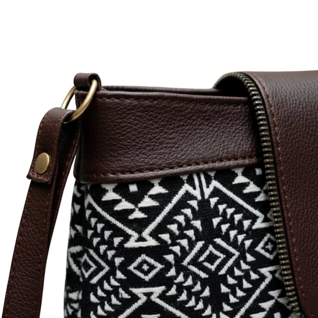 Stylish Chain Flap Sling Bag for Everyday Use 077